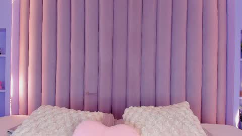 Nicole  Connection time 220pm-910pmCol online show from March 4, 7:43 pm