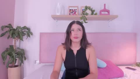 Snapshot of cristalfoxy_ chatting on September 19, 12:06 pm cristalfoxy_ online show from September 19, 12:06 pm