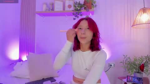 cristalfoxy_ online show from December 20, 7:21 pm