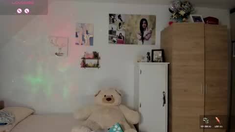 Snapshot of cristamunez chatting on July 13, 3:53 am veronika online show from July 13, 3:53 am