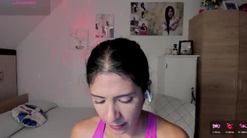 Snapshot of cristamunez chatting on July 24, 2:53 am veronika online show from July 24, 2:53 am