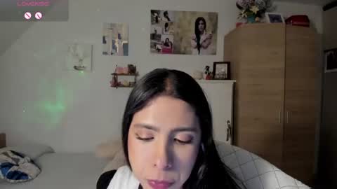 Snapshot of cristamunez chatting on July 27, 3:02 am veronika online show from July 27, 3:02 am