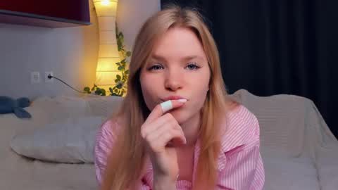 Cristas online show from May 6, 1:27 pm