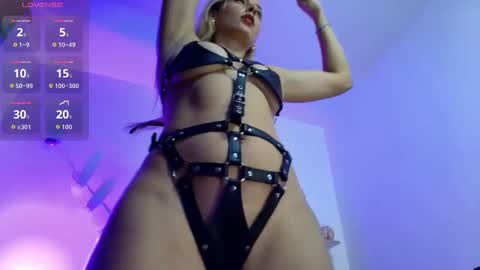 Snapshot of cristeljansen chatting on October 8, 4:37 pm This blondie girl  is waiting for someone very horny to get some fun online show from October 8, 4:37 pm