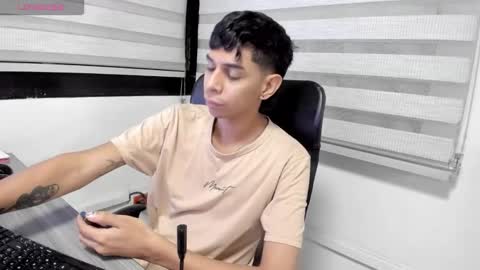 Snapshot of cristhian_slytherin chatting on September 25, 5:55 am cristhian online show from September 25, 5:55 am