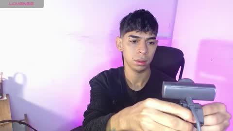 Snapshot of cristhian_slytherin chatting on December 5, 4:10 am cristhian online show from December 5, 4:10 am