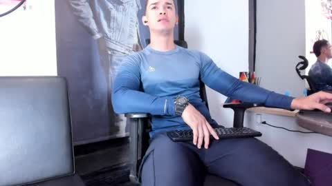 Snapshot of cristhian_wolf1 chatting on July 19, 1:48 pm CRIS online show from July 19, 1:48 pm