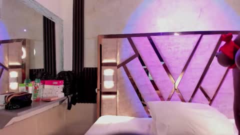 cristin  online show from March 18, 6:55 pm