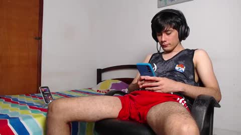 Snapshot of cristian_ortiz_1 chatting on December 18, 10:13 pm Cristian online show from December 18, 10:13 pm
