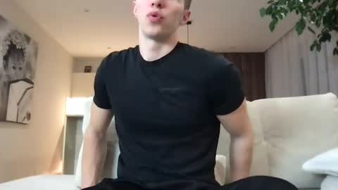 Snapshot of cristianovilla chatting on January 12, 4:08 pm CristianoHailey online show from January 12, 4:08 pm