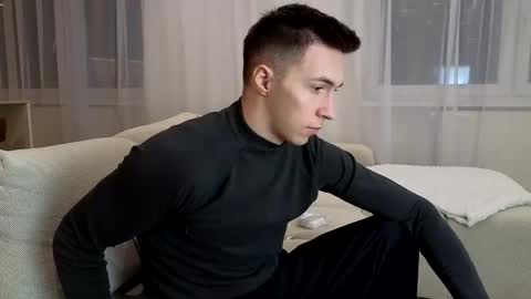 Snapshot of cristianovilla chatting on March 2, 8:18 pm CristianoHailey online show from March 2, 8:18 pm