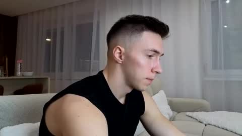 Snapshot of cristianovilla chatting on March 8, 10:13 pm CristianoHailey online show from March 8, 10:13 pm