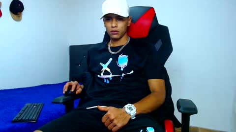 Snapshot of cristiantayron chatting on May 13, 8:34 am cristian online show from May 13, 8:34 am