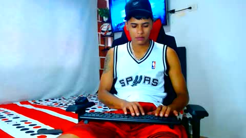 Snapshot of cristiantayron chatting on May 25, 1:39 pm cristian online show from May 25, 1:39 pm