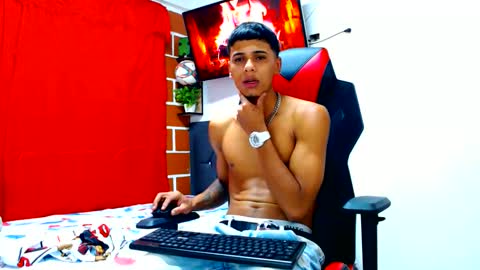 Snapshot of cristiantayron chatting on June 6, 6:29 am cristian online show from June 6, 6:29 am