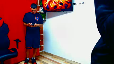 Snapshot of cristiantayron chatting on June 16, 11:40 pm cristian online show from June 16, 11:40 pm