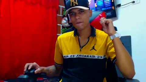 Snapshot of cristiantayron chatting on June 21, 5:59 pm cristian online show from June 21, 5:59 pm