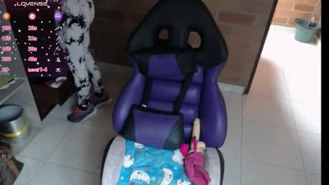 Snapshot of cristin_doll chatting on May 11, 1:39 pm cristina online show from May 11, 1:39 pm