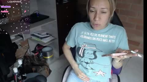 Snapshot of cristin_doll chatting on June 1, 7:48 pm cristina online show from June 1, 7:48 pm