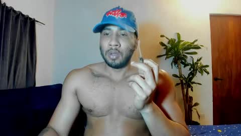Snapshot of cristobal12cock chatting on April 21, 2:51 am Cristian online show from April 21, 2:51 am