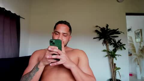 Snapshot of cristobal12cock chatting on April 30, 6:36 pm Cristian online show from April 30, 6:36 pm