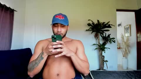 Snapshot of cristobal12cock chatting on May 14, 5:53 pm Cristian online show from May 14, 5:53 pm