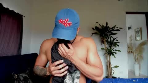 Snapshot of cristobal12cock chatting on June 3, 3:28 pm Cristian online show from June 3, 3:28 pm