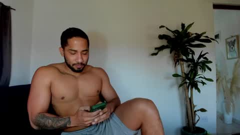 Snapshot of cristobal12cock chatting on June 27, 3:06 pm Cristian online show from June 27, 3:06 pm