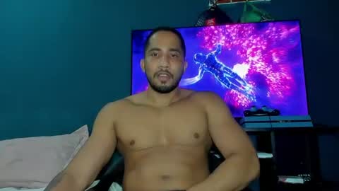 Snapshot of cristobal12cock chatting on July 15, 12:16 am Cristian online show from July 15, 12:16 am