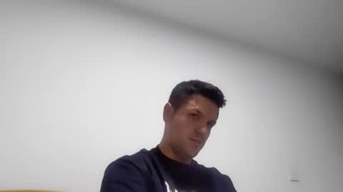 Snapshot of cristopher3042 chatting on January 4, 12:05 am cristopher3042 online show from January 4, 12:05 am