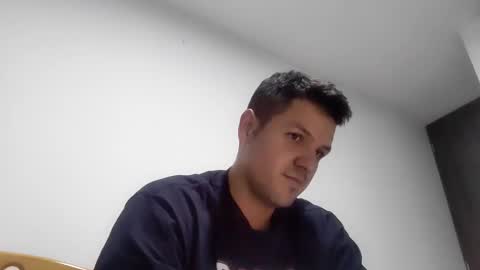 Snapshot of cristopher3042 chatting on January 4, 3:29 am cristopher3042 online show from January 4, 3:29 am