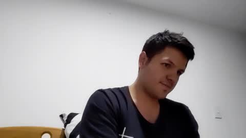 Snapshot of cristopher3042 chatting on January 28, 2:11 am cristopher3042 online show from January 28, 2:11 am