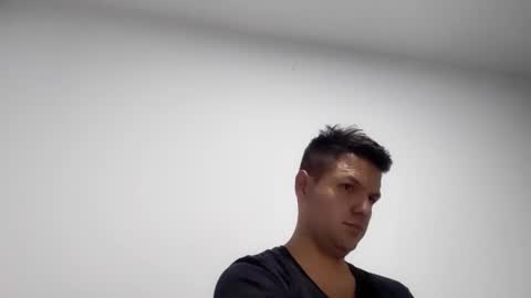 Snapshot of cristopher3042 chatting on February 8, 5:08 am cristopher3042 online show from February 8, 5:08 am