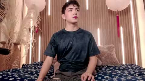 Snapshot of cristopher_wild chatting on June 14, 8:22 pm Cristopher online show from June 14, 8:22 pm