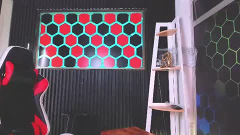 Snapshot of cristopher_wild chatting on June 18, 8:46 pm Cristopher online show from June 18, 8:46 pm