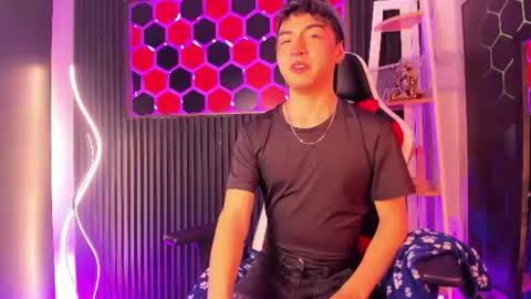 Snapshot of cristopher_wild chatting on June 29, 8:31 pm Cristopher online show from June 29, 8:31 pm