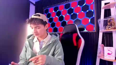Snapshot of cristopher_wild chatting on June 30, 10:00 pm Cristopher online show from June 30, 10:00 pm