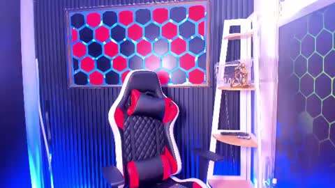 Snapshot of cristopher_wild chatting on July 1, 8:41 pm Cristopher online show from July 1, 8:41 pm