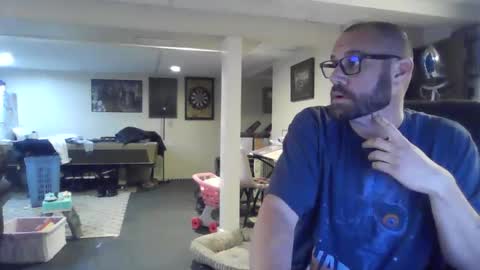 Snapshot of crm400 chatting on May 24, 1:54 am billybasement online show from May 24, 1:54 am