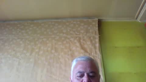 crmperez online show from December 24, 9:55 pm