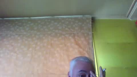 crmperez online show from December 27, 6:20 pm