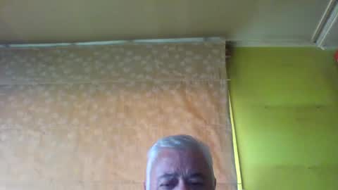 crmperez online show from December 27, 9:22 pm