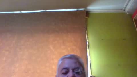 crmperez online show from October 16, 7:15 pm