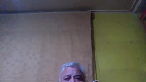 Snapshot of crmperez chatting on March 28, 10:20 pm crmperez online show from March 28, 10:20 pm