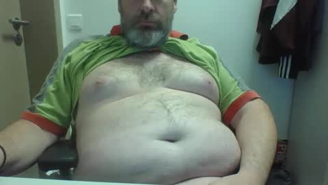 Snapshot of crouch1 chatting on October 22, 10:26 am Crouch1 online show from October 22, 10:26 am