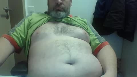 Snapshot of crouch1 chatting on October 30, 12:17 pm Crouch1 online show from October 30, 12:17 pm