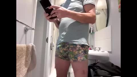 Snapshot of croup45 chatting on December 3, 10:39 am croup45 online show from December 3, 10:39 am