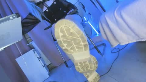 Snapshot of cruel_siren chatting on September 21, 7:48 pm Cruel Siren online show from September 21, 7:48 pm