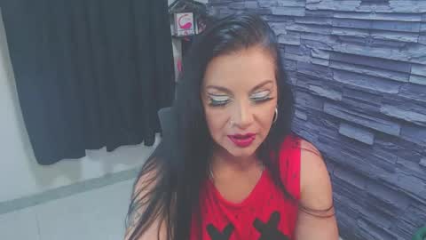 cruela_deviil online show from January 9, 4:59 am