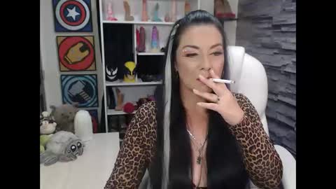 cruela_deviil online show from February 27, 7:03 pm